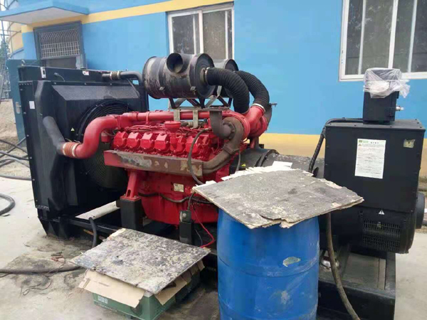 黄岛租赁发电机-柴油发电机组的齿轮箱和发电机温升控制