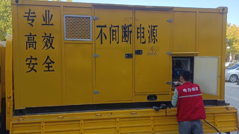 黄岛柴油发电机组和UPS电源配合使用时，如何避免切换过程中的电力中断？